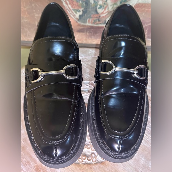 EUC ZARA Chunky Sole Loafer with Silver-Tone Hardware. Size 38/7.5 - Picture 6 of 15